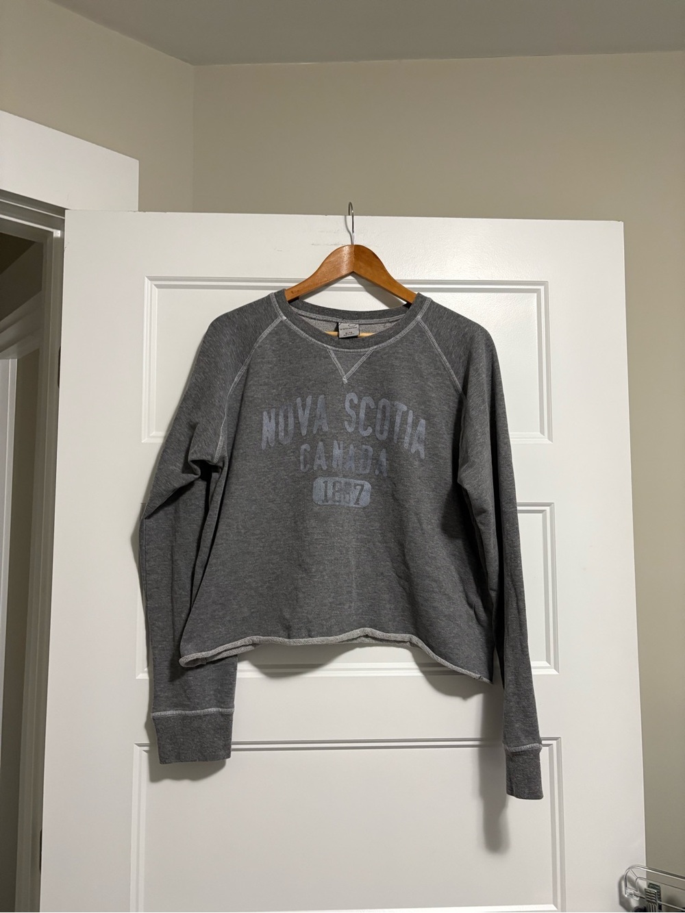 Gray Nova Scotia Canada Graphic Sweatshirt XL